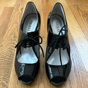 NWOT GUESS HEELS